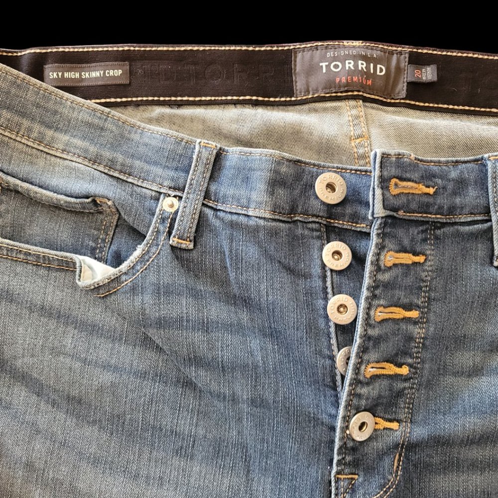 TORRID Premium Sky High Skinny Cropped Jeans - Picture 2 of 7